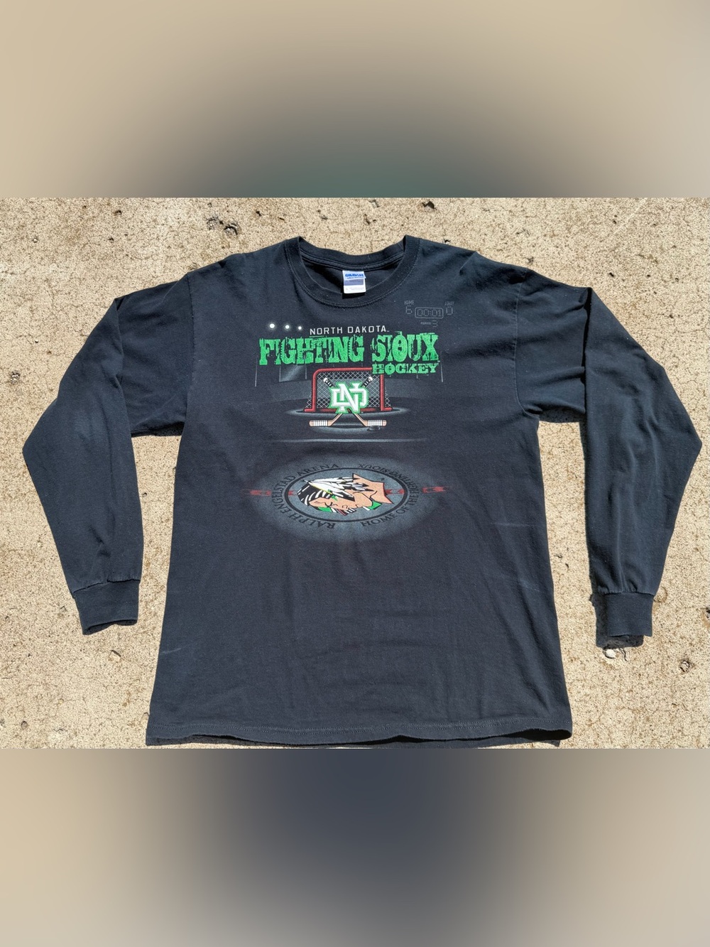 Rare UND North Dakota Fighting Sioux Hockey LS T-Shirt Adult Lg Ralph Engelstad